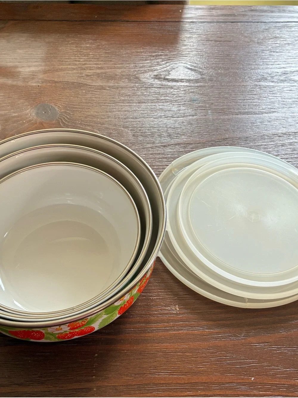 Strawberry Kobe Cottagecore Storage nesting Bowls with Lids - Set of 3